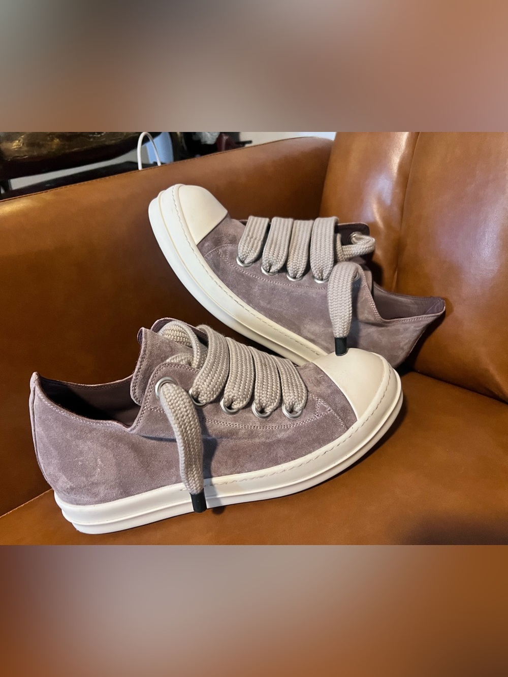 RICK OWENS FW26 TOWER LOW SNEAKS IN GRAPE/MILK/MILK HAIRY SUEDE men’s 12(45)